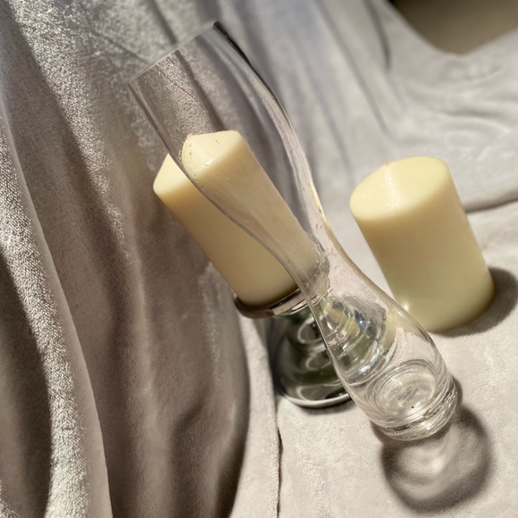 ‼️3/$33‼️ ✨🍶Unique tall vase🍶✨ - Picture 3 of 4